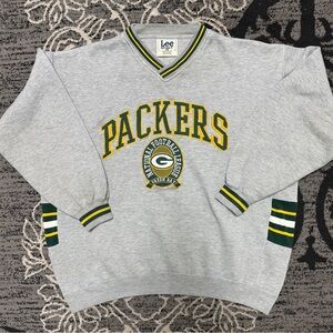 Lee Gray Green Bay Packers V-Neck Pullover with Green & Yellow Trim